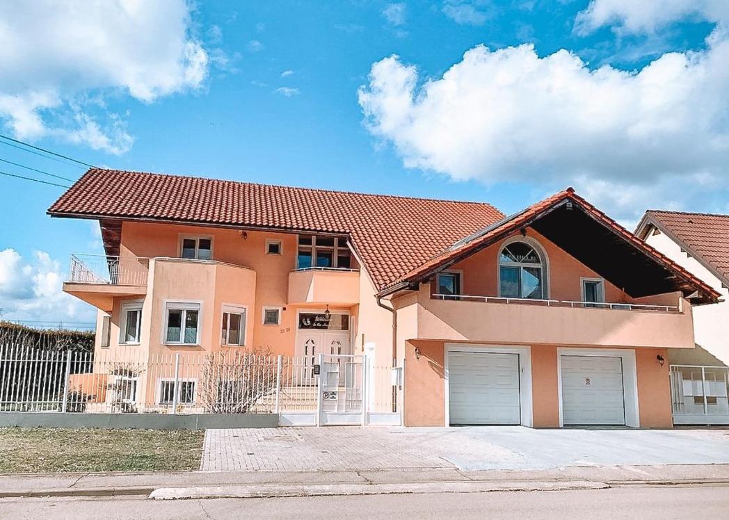 Appartamento Subterranean Idyll In The House Of Peace Timisoara
